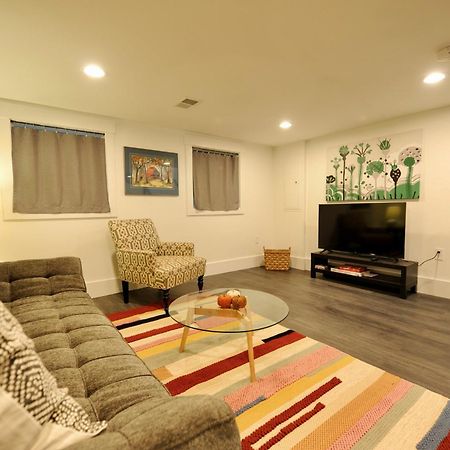 Cherry Blossom Townhouse, Easy Dc Access Washington Exterior photo