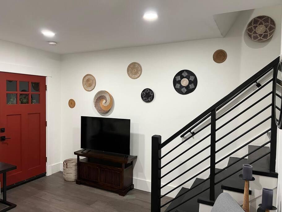 Cherry Blossom Townhouse, Easy Dc Access Washington Exterior photo