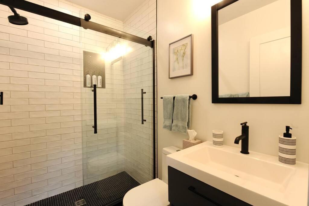 Cherry Blossom Townhouse, Easy Dc Access Washington Exterior photo