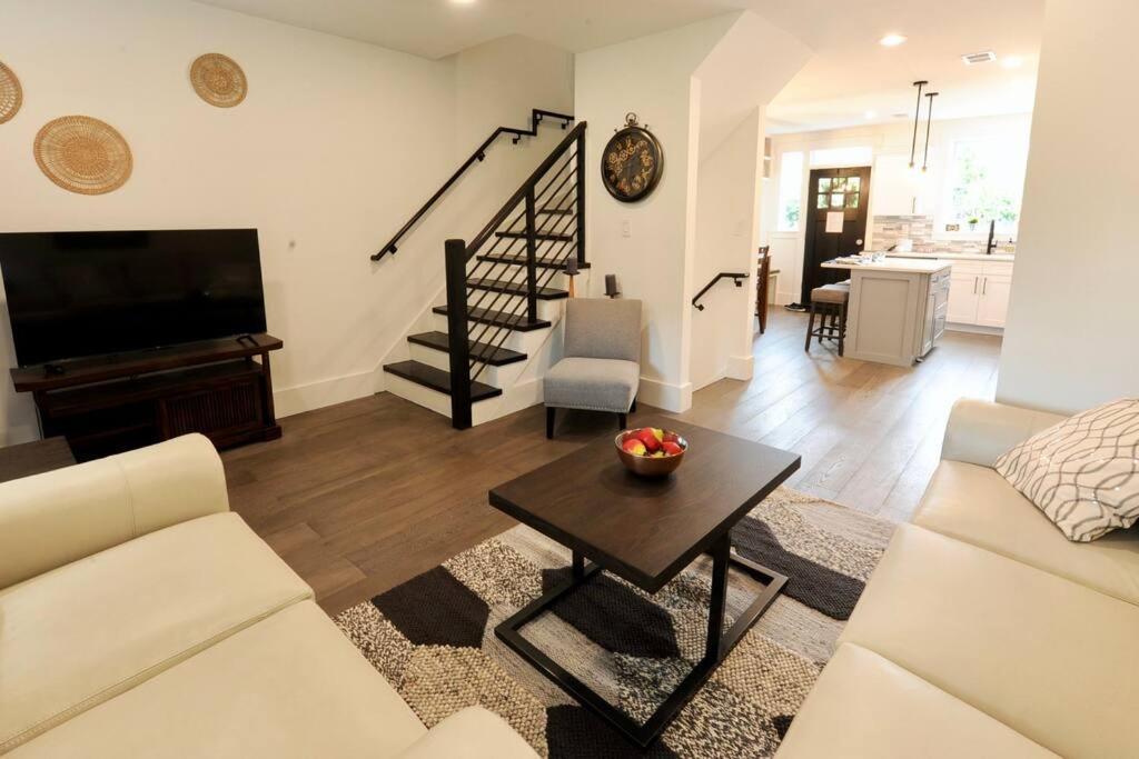Cherry Blossom Townhouse, Easy Dc Access Washington Exterior photo